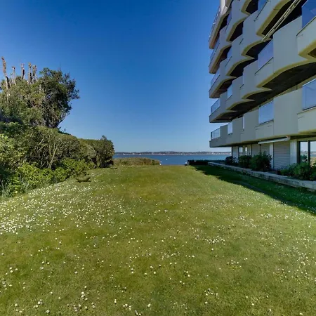 Avec Terrasse, Acces Pereire - Boulevard De L'ocean,