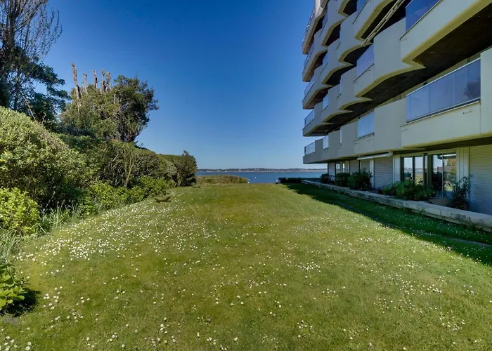 Avec Terrasse, Acces Pereire - Boulevard De L'ocean,